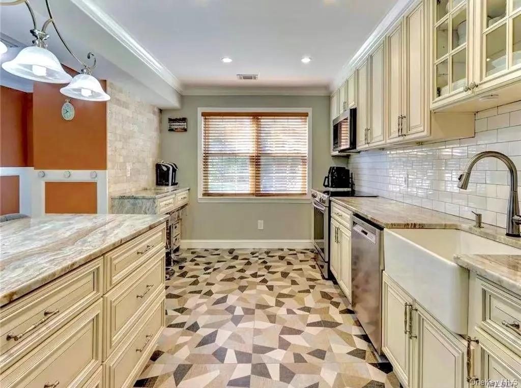 15 Manors Drive Jericho NY 11753
