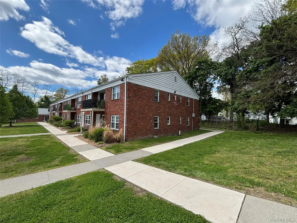 1 Colonial Road Beacon NY 12508
