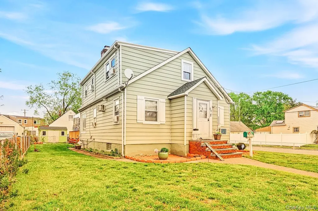 69 Nottingham Avenue Valley Stream NY 11580