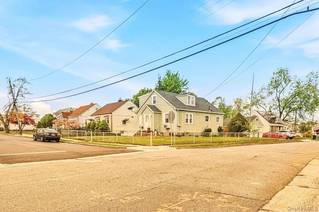 69 Nottingham Avenue Valley Stream NY 11580