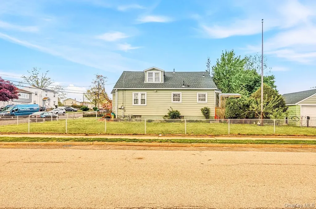 69 Nottingham Avenue Valley Stream NY 11580