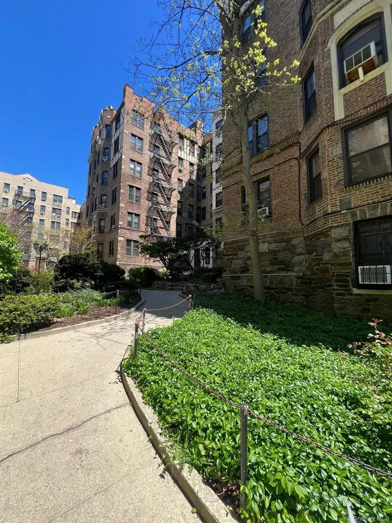 754 Brady Avenue Bronx NY 10462