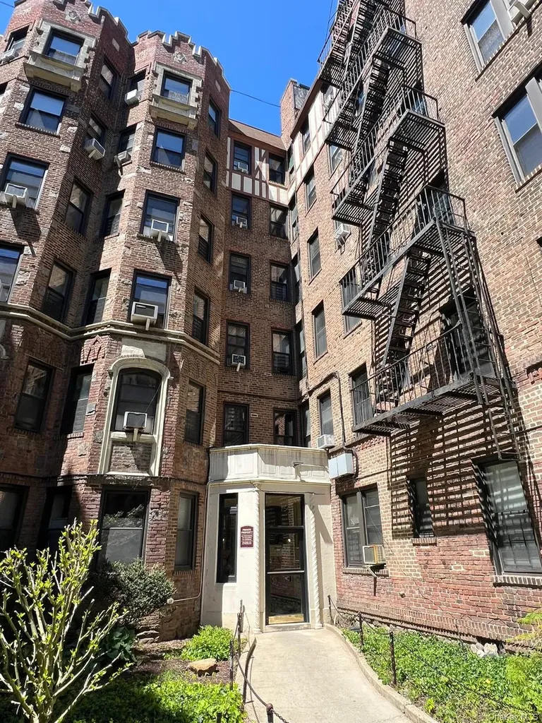 754 Brady Avenue Bronx NY 10462