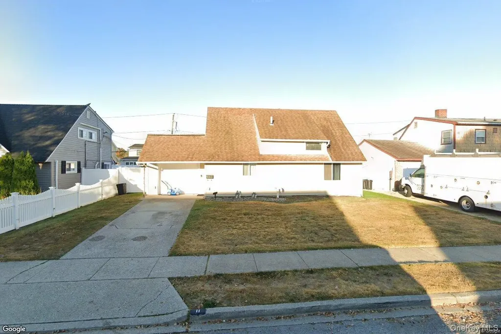 11 Skylark Lane Levittown NY 11756