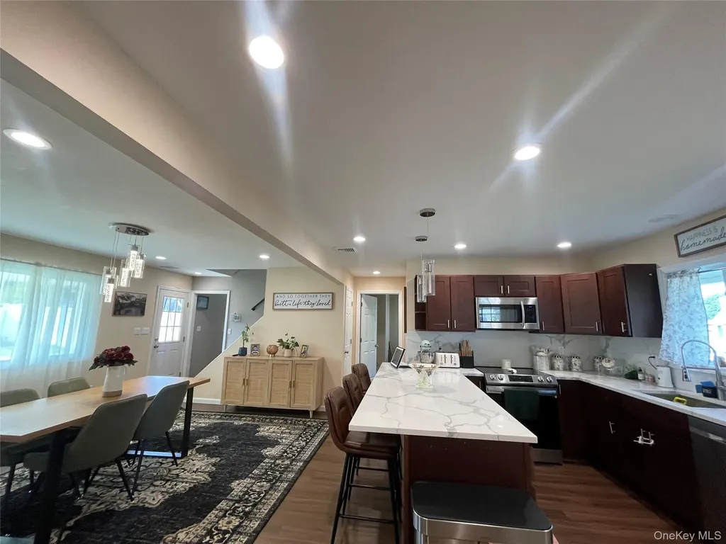 11 Skylark Lane Levittown NY 11756