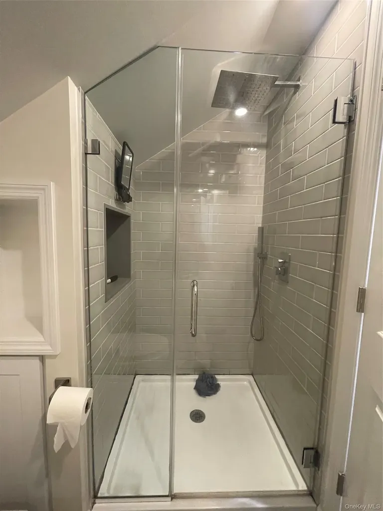 11 Skylark Lane Levittown NY 11756