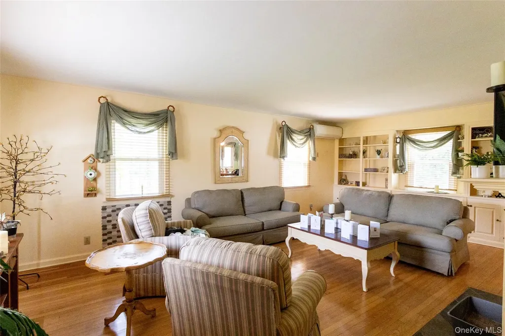 90 Sunset Road Bay Shore NY 11706