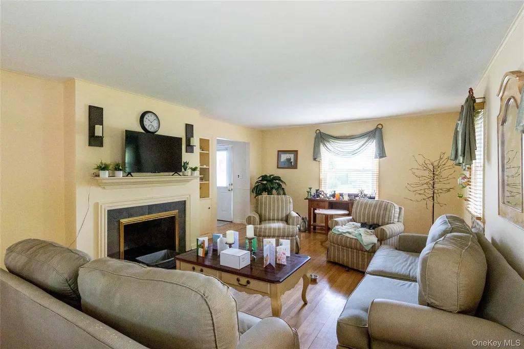 90 Sunset Road Bay Shore NY 11706