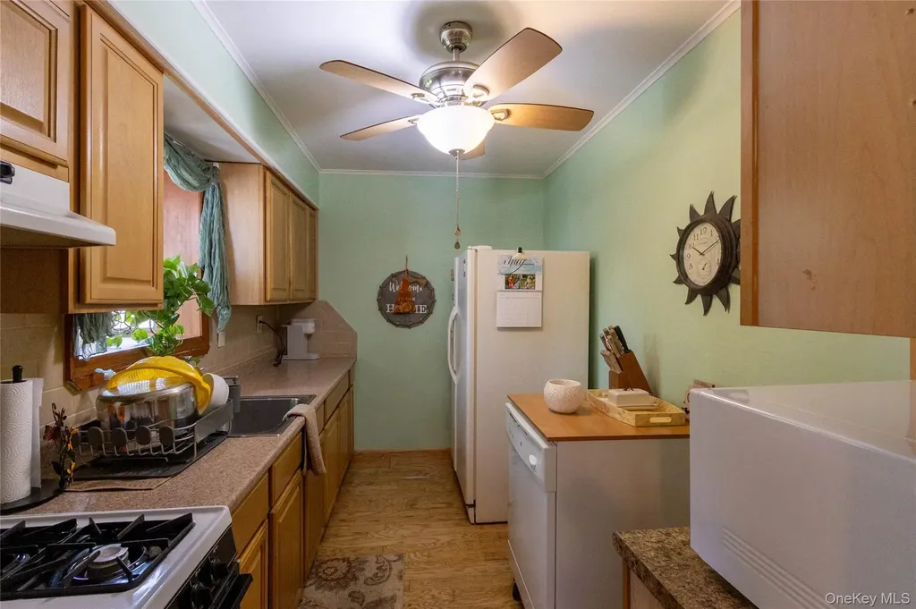 90 Sunset Road Bay Shore NY 11706