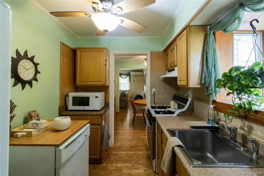 90 Sunset Road Bay Shore NY 11706