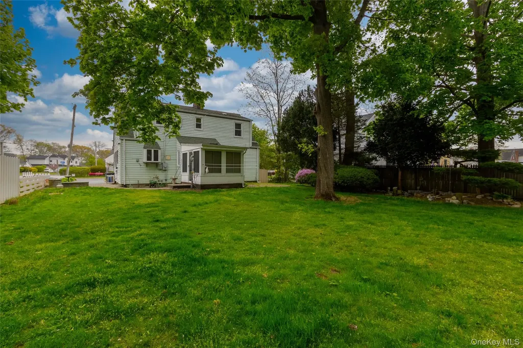 90 Sunset Road Bay Shore NY 11706