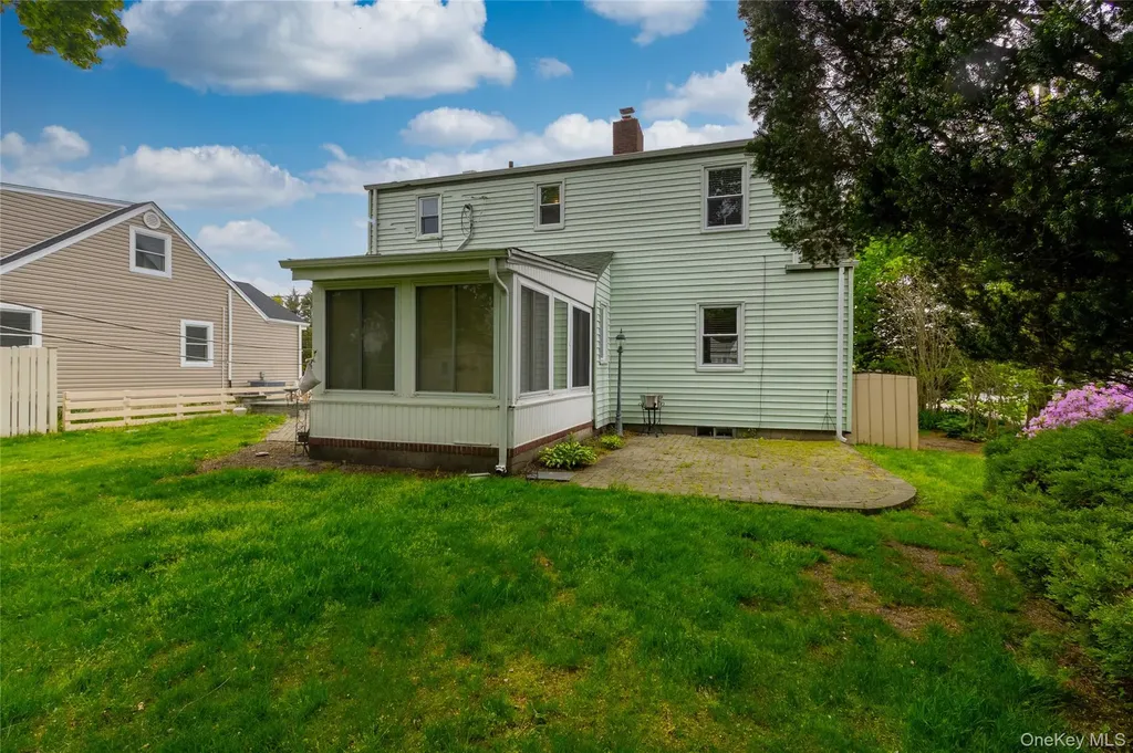 90 Sunset Road Bay Shore NY 11706