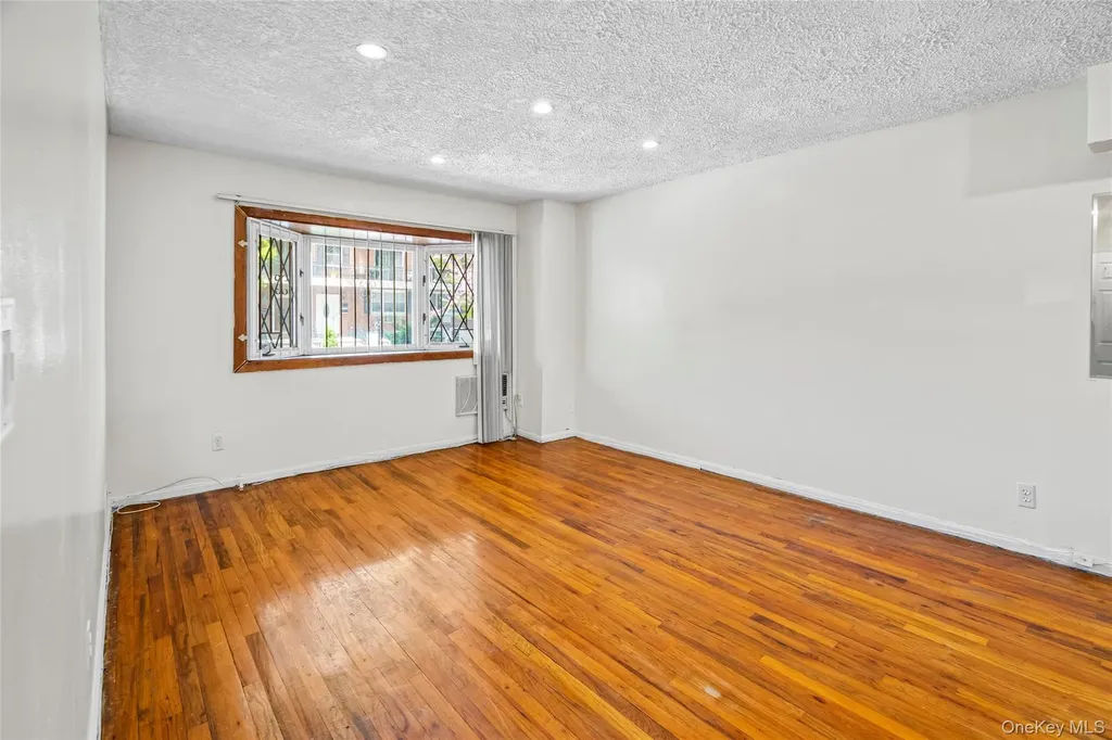 10516 Flatlands 4th Street Brooklyn NY 11236