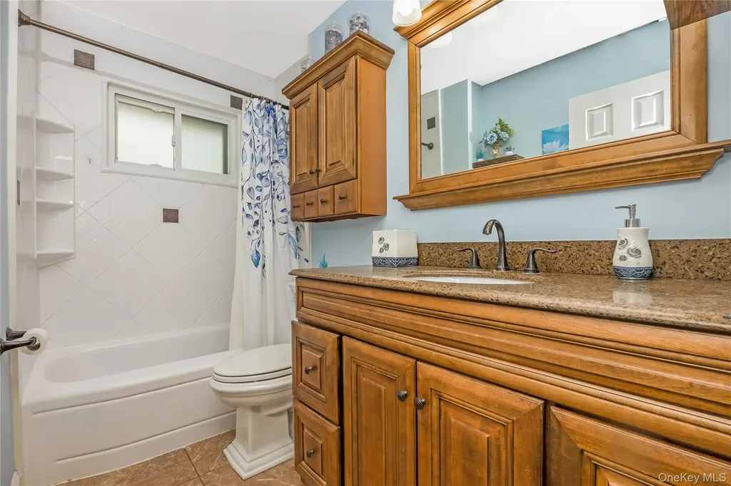 41 Burlington Avenue Deer Park NY 11729