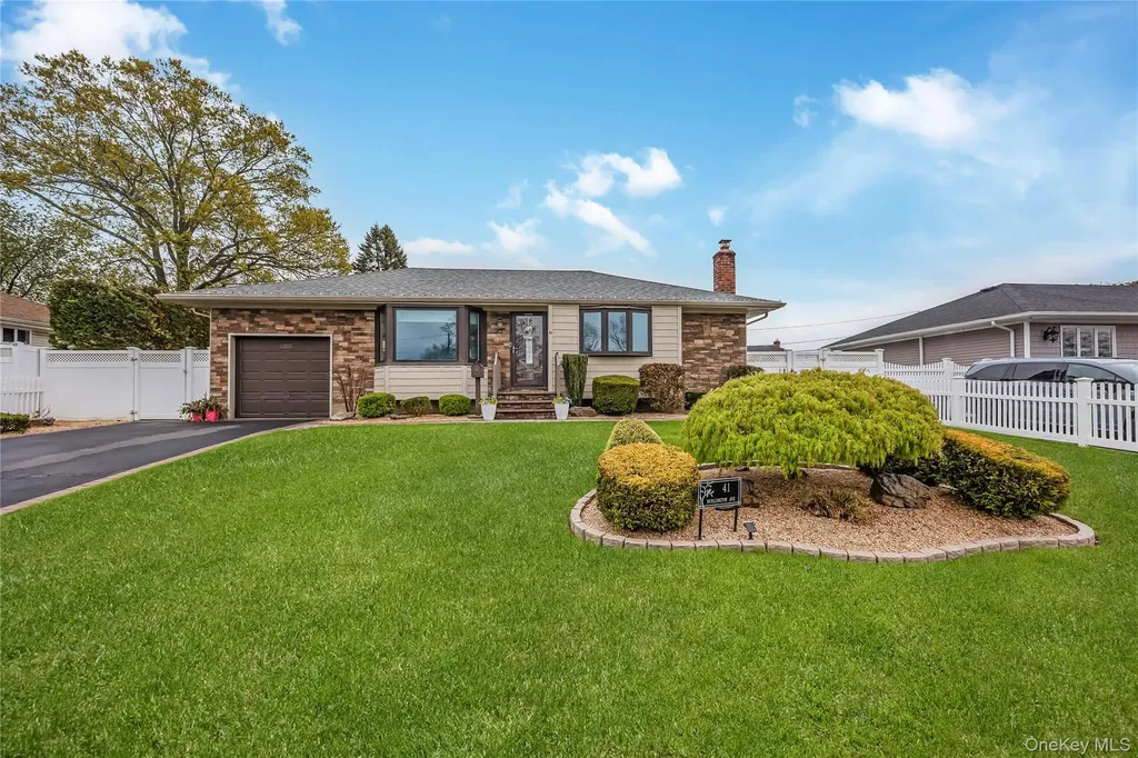 41 Burlington Avenue Deer Park NY 11729