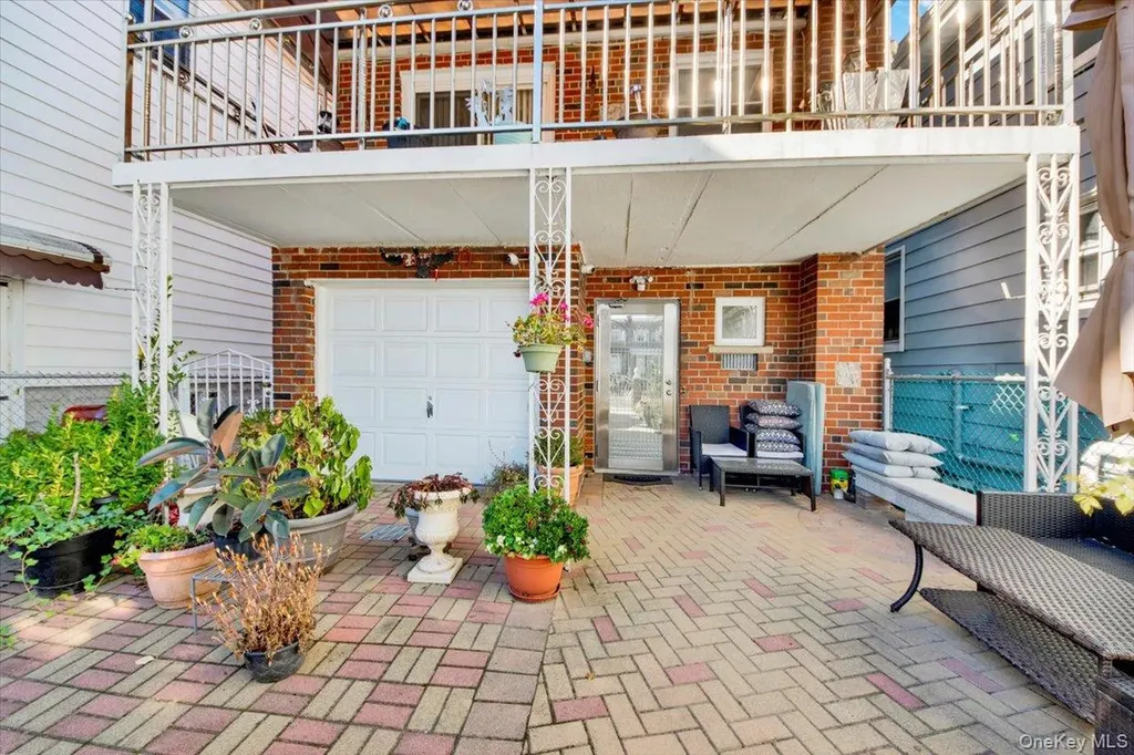 2877 Waterbury Avenue Bronx NY 10461