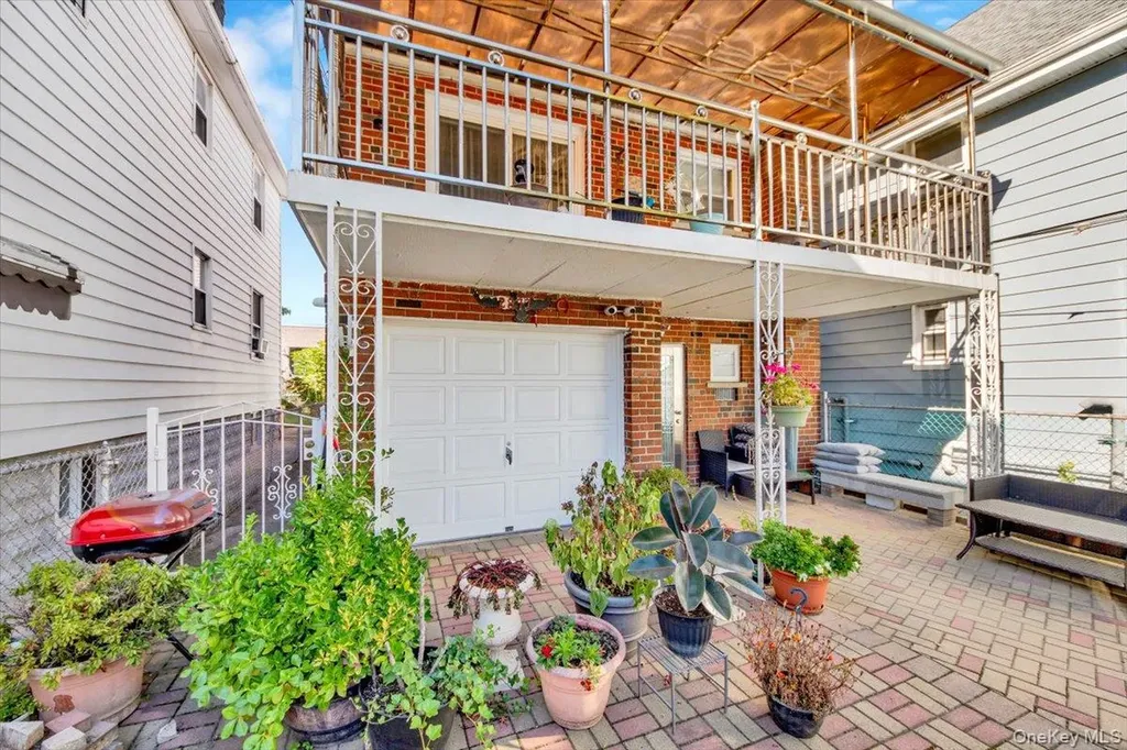 2877 Waterbury Avenue Bronx NY 10461