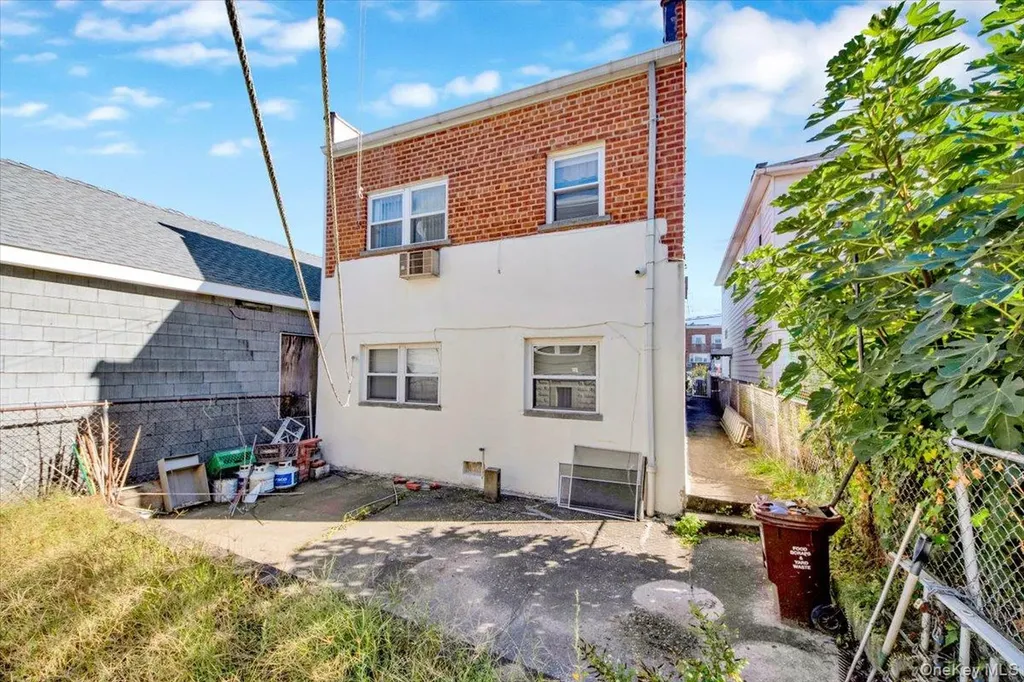 2877 Waterbury Avenue Bronx NY 10461