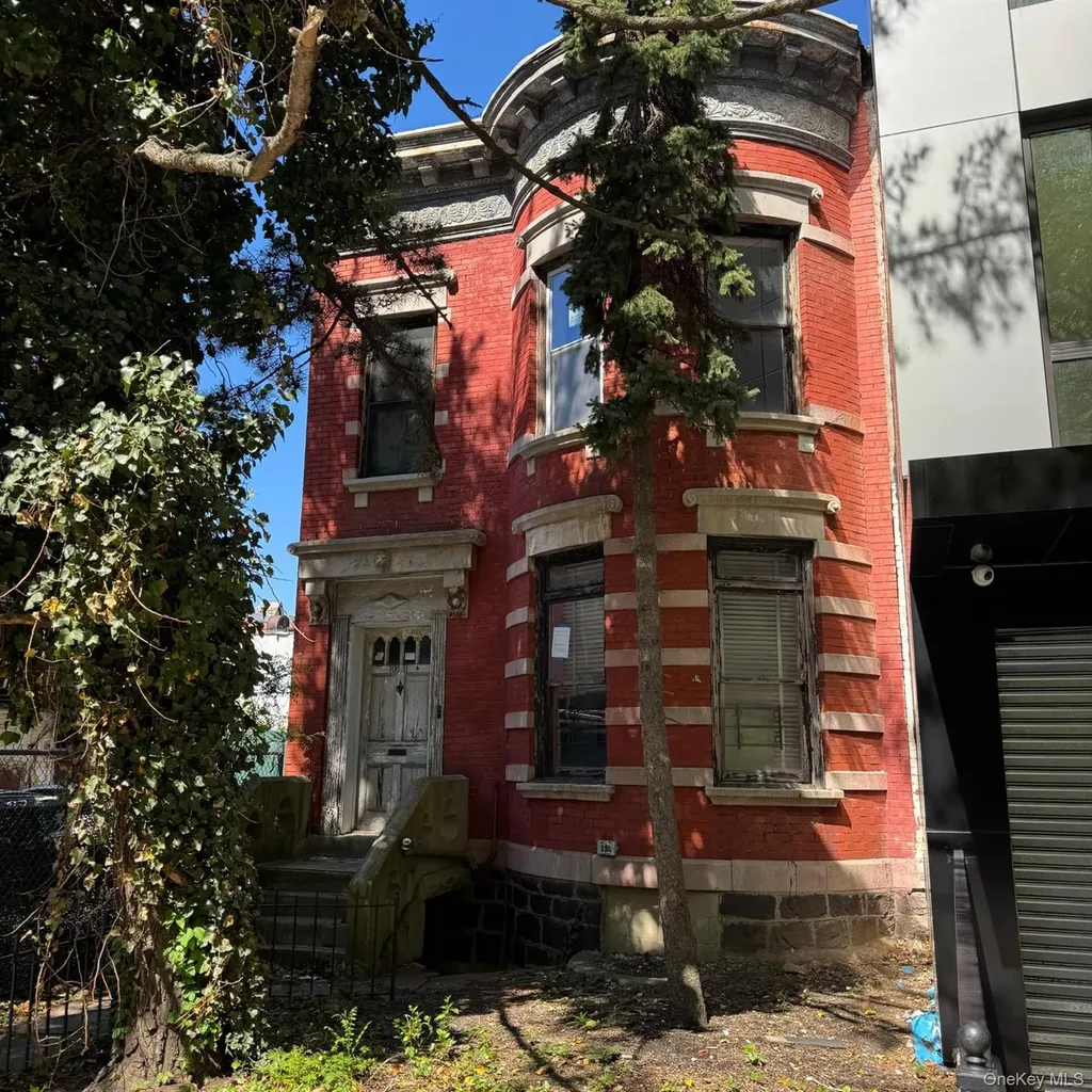 10811 72nd Avenue Forest Hills NY 11375