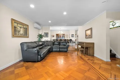 8514 123rd Street Kew Gardens NY 11415