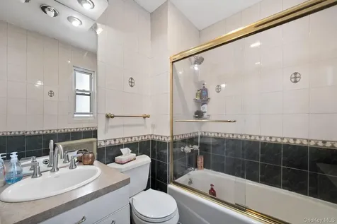 8514 123rd Street Kew Gardens NY 11415