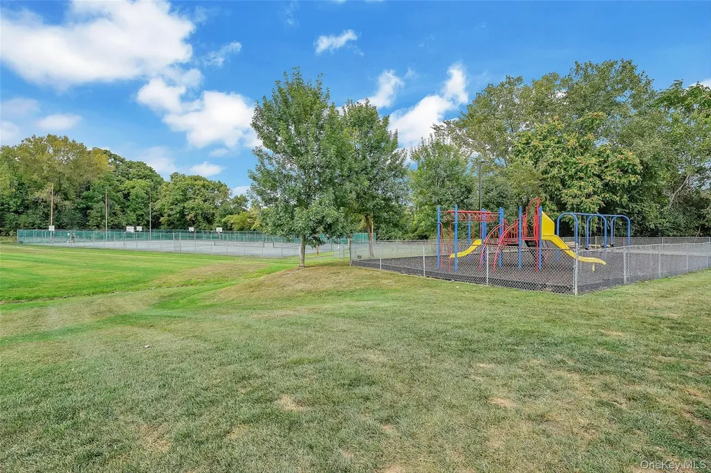 2722 Whispering Hills Chester NY 10918