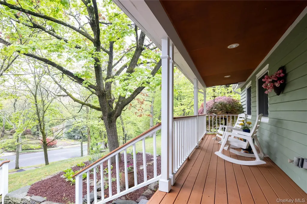 17 Highridge Drive Huntington NY 11743