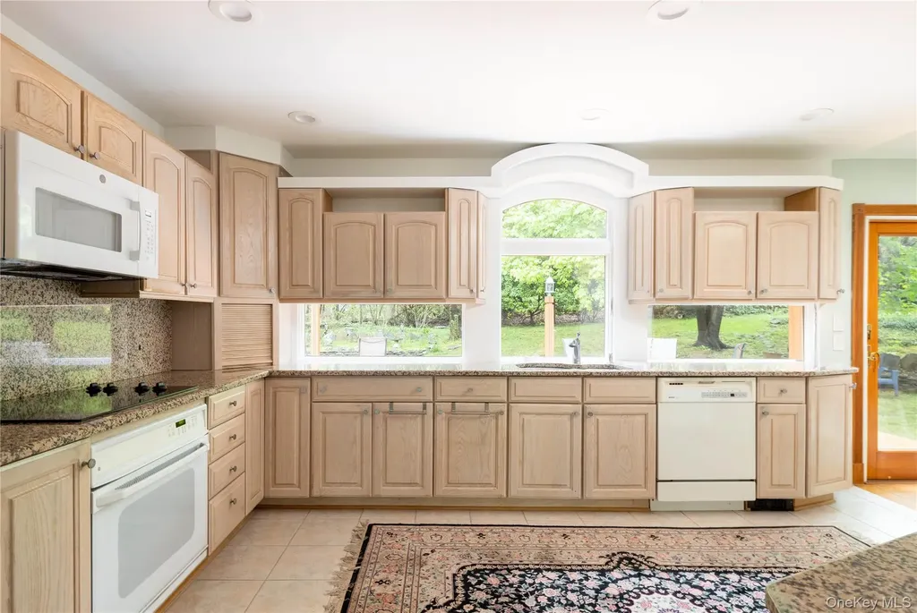 17 Highridge Drive Huntington NY 11743