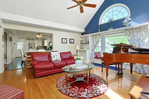10 E Linwood Street Valhalla NY 10595