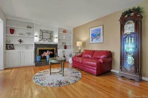 10 E Linwood Street Valhalla NY 10595