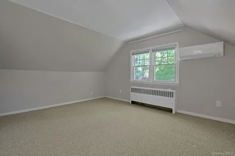 10 E Linwood Street Valhalla NY 10595