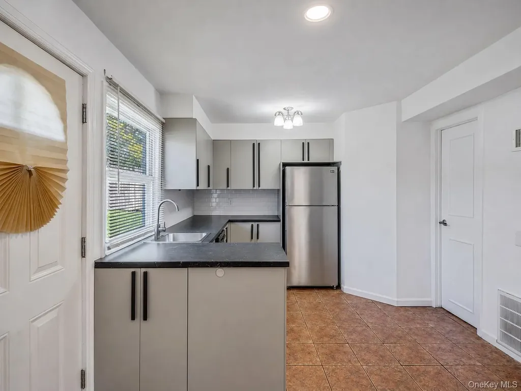 10 Charter Road Selden NY 11784
