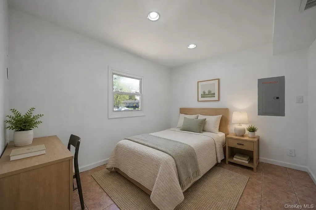 10 Charter Road Selden NY 11784