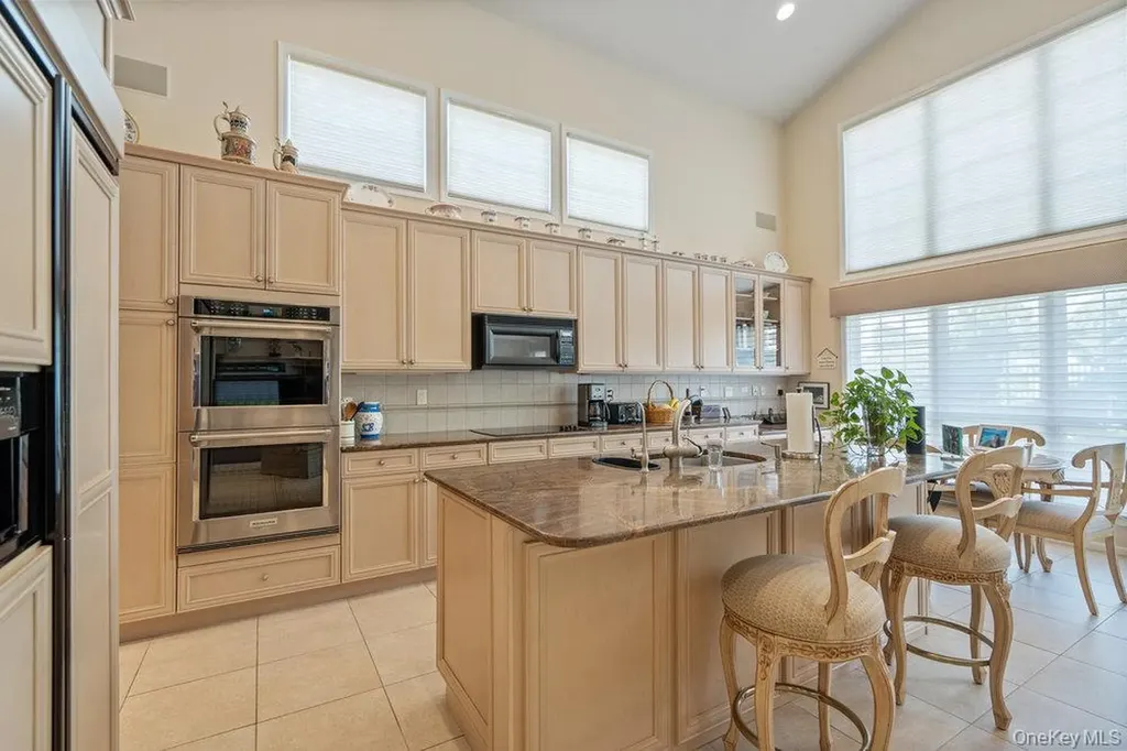 11 Bayview Drive Plainview NY 11803
