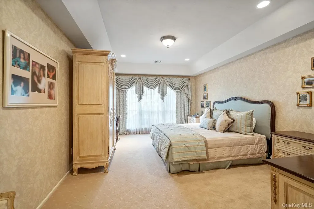 11 Bayview Drive Plainview NY 11803