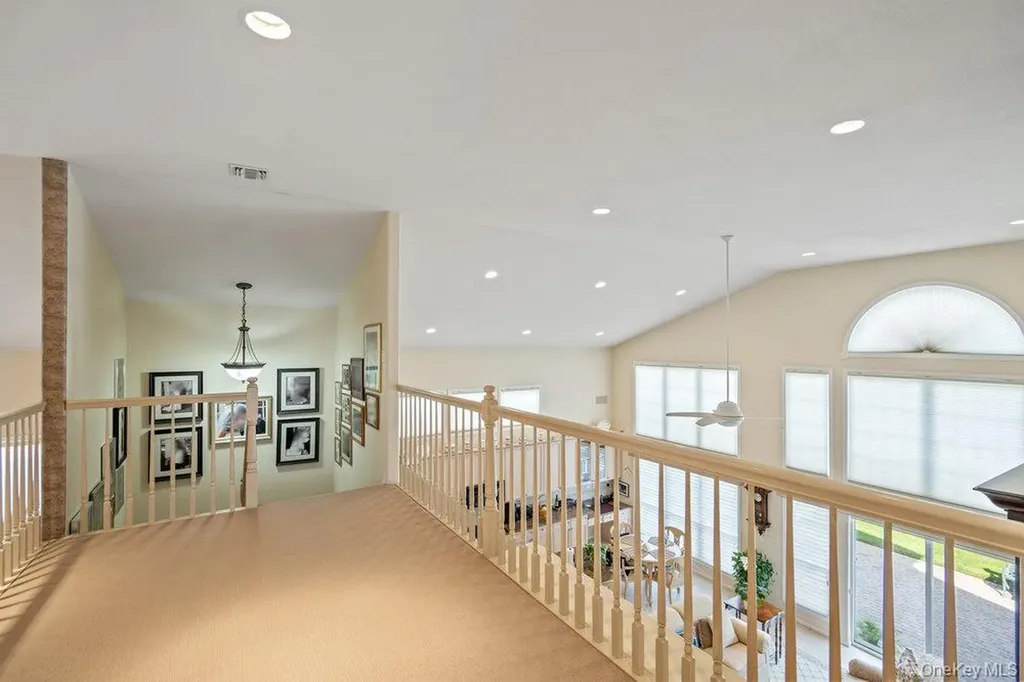 11 Bayview Drive Plainview NY 11803