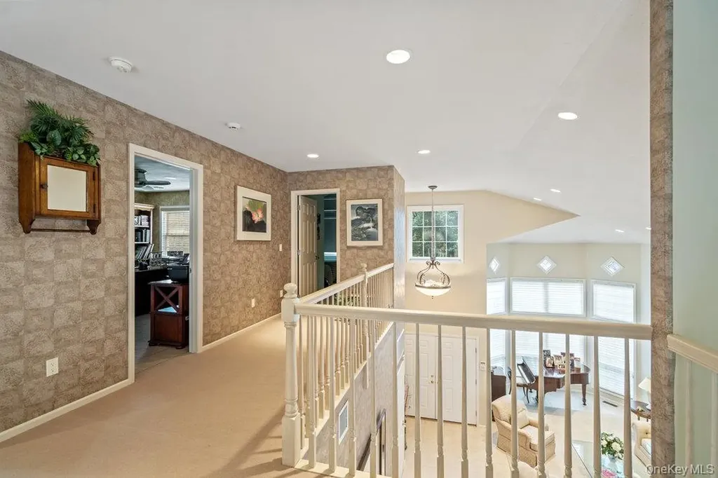 11 Bayview Drive Plainview NY 11803