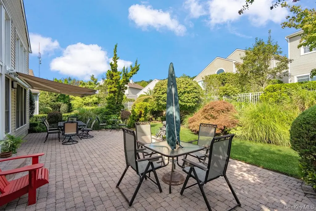 11 Bayview Drive Plainview NY 11803