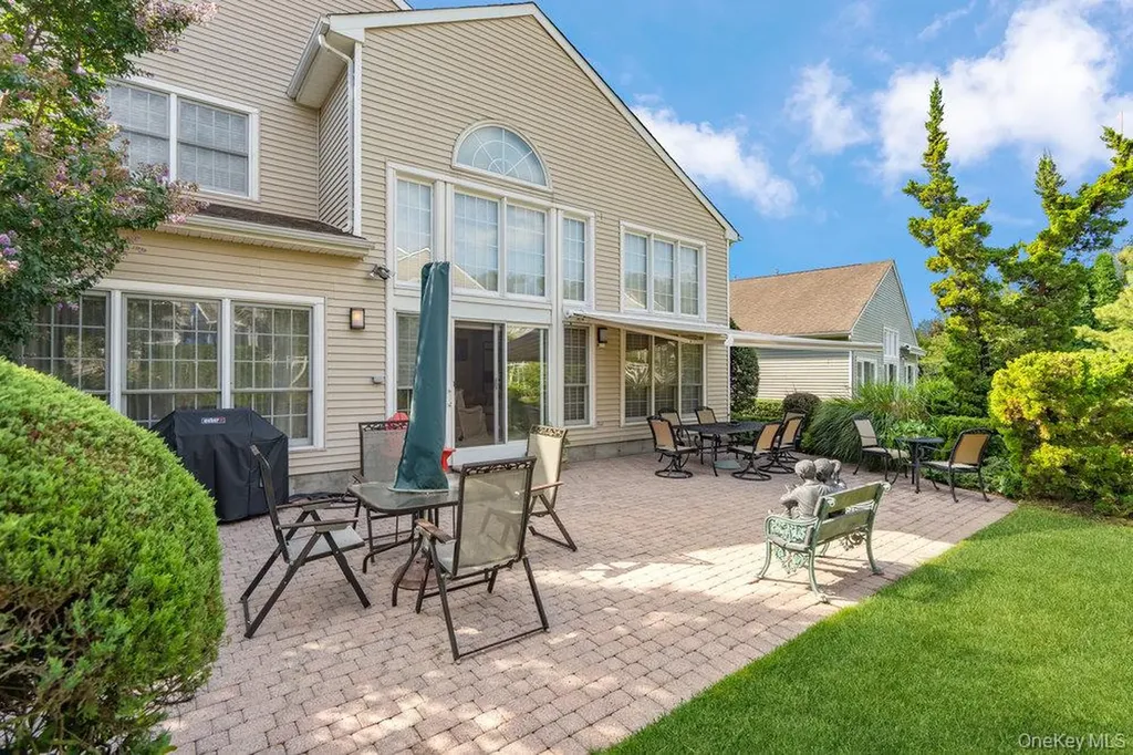 11 Bayview Drive Plainview NY 11803