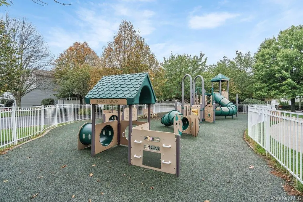 11 Bayview Drive Plainview NY 11803
