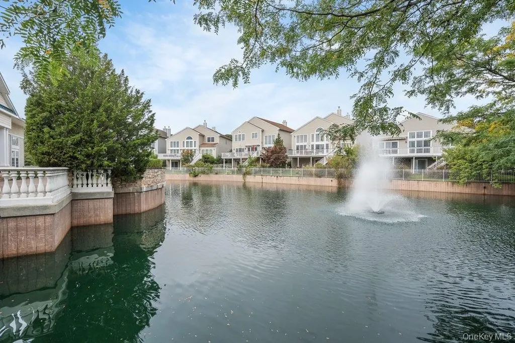 11 Bayview Drive Plainview NY 11803