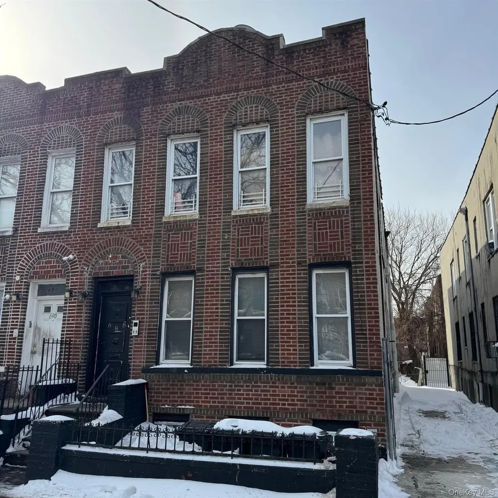 688 Pennsylvania Avenue Brooklyn NY 11207