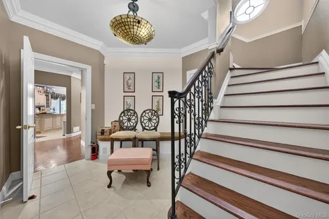 23 Greenwich Avenue Woodbury NY 10917