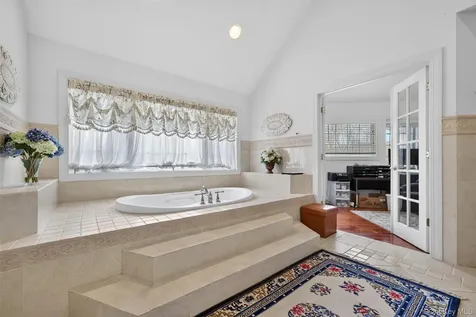 23 Greenwich Avenue Woodbury NY 10917