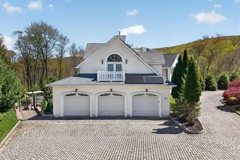 23 Greenwich Avenue Woodbury NY 10917