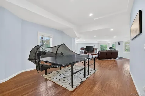 23 Greenwich Avenue Woodbury NY 10917