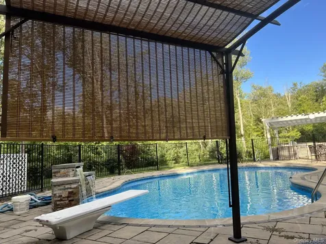 23 Greenwich Avenue Woodbury NY 10917
