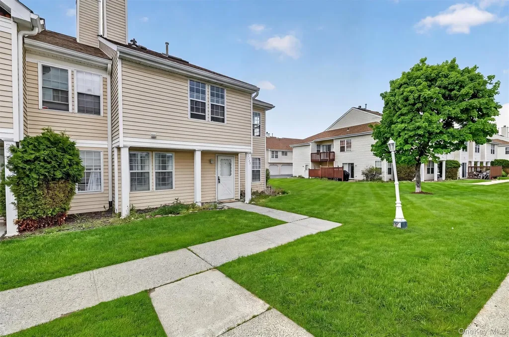 2722 Whispering Hills Chester NY 10918