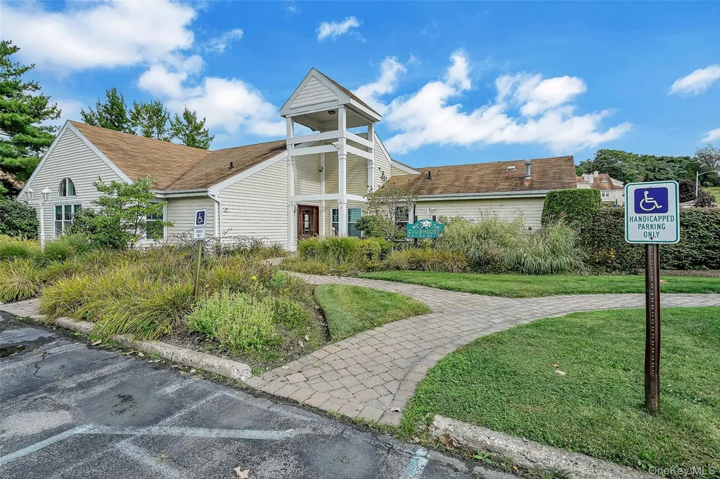 2722 Whispering Hills Chester NY 10918