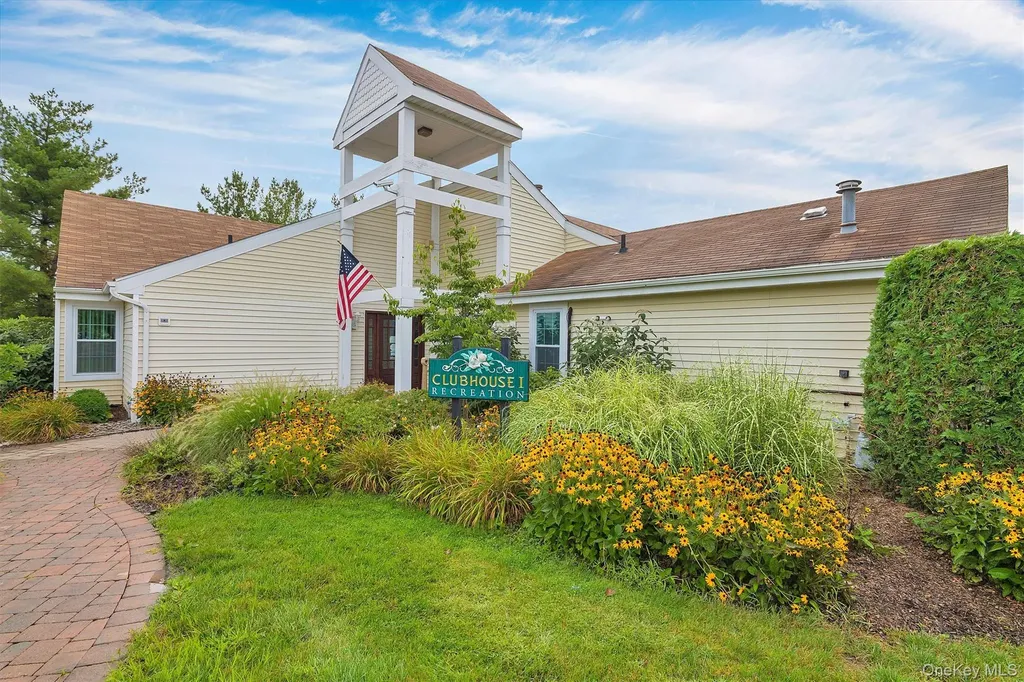 2722 Whispering Hills Chester NY 10918